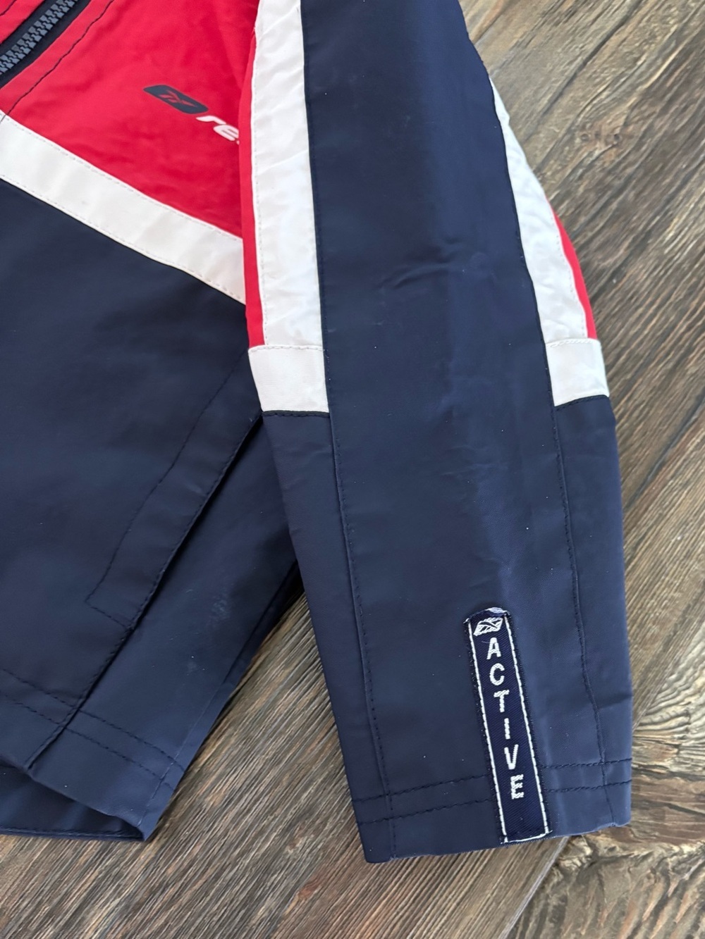 Reebok Kids Waterproof Hooded Jacket Size 2T Red White Blue Polyvinyl Pockets - Picture 10 of 11